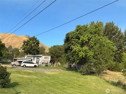 110 Chapman Dr, Wenatchee, WA 98801