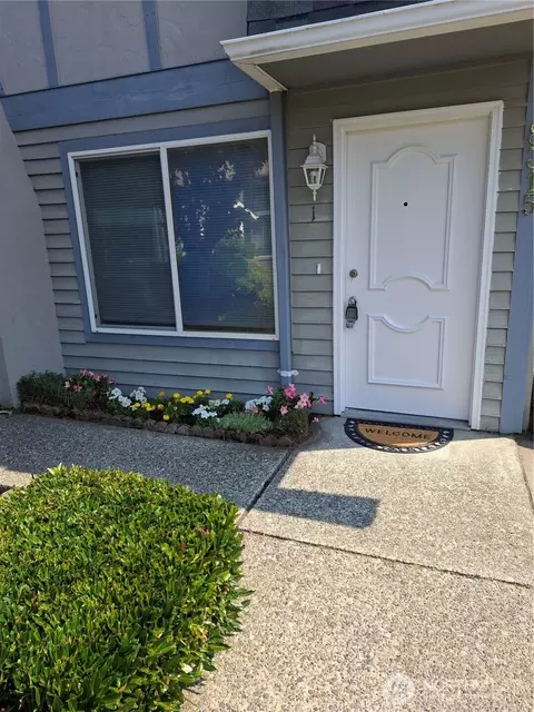 8315 Cirque Dr W #1, University Place, WA 98467