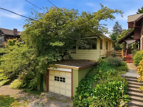 4747 4th Ave NE, Seattle, WA 98105