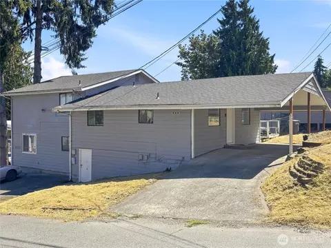 2719 S 125th St, Seattle, WA 98168