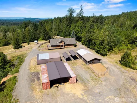 805 Luebke Rd, Toutle, WA 98649