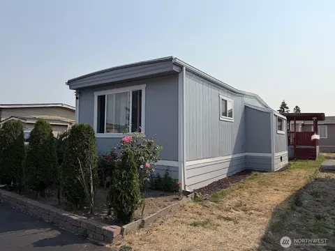 210 37th St SE #105, Auburn, WA 98002
