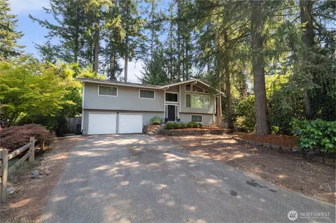 3331 SE Summer Pl, Port Orchard, WA 98366