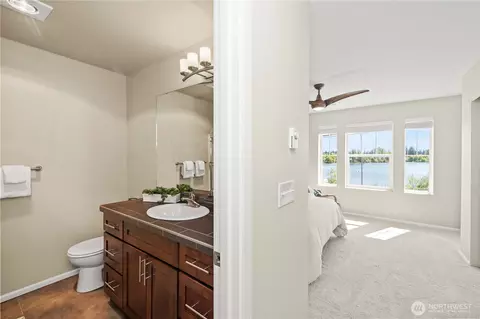 Bath - 1912 113th Pl SE, Everett, WA 98208 photo 2 of 4
