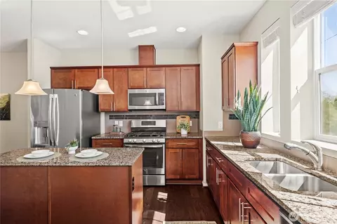 Kitchen - 1912 113th Pl SE, Everett, WA 98208 photo 4 of 4