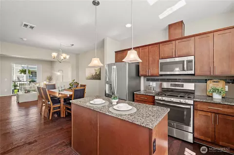 Kitchen - 1912 113th Pl SE, Everett, WA 98208 photo 3 of 4