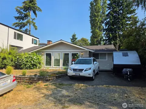 1032 NE 180th, Shoreline, WA 98155