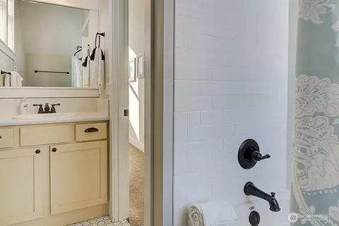 Bath - 229 Compass St, Pacific Beach, WA 98571 photo 1 of 2