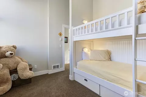 Bedroom - 229 Compass St, Pacific Beach, WA 98571 photo 3 of 4