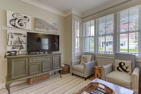 Living - 229 Compass St, Pacific Beach, WA 98571 photo 2 of 2