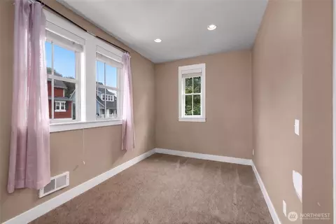 Bedroom - 229 Compass St, Pacific Beach, WA 98571 photo 4 of 4