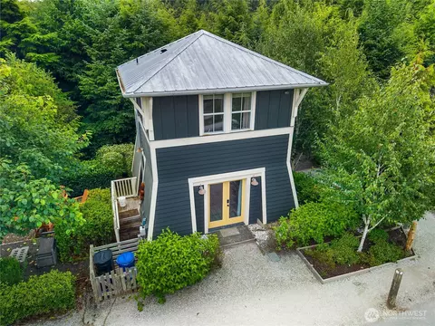 Exterior - 229 Compass St, Pacific Beach, WA 98571 photo 3 of 7