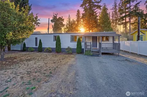 847 Patricia Ann Dr, Camano Island, WA 98282
