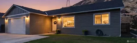 145 George Loop, Rock Island, WA 98850