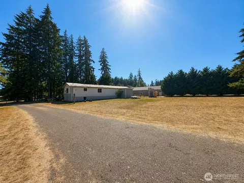 Exterior - 334 Harmon Rd, Chehalis, WA 98532 photo 11 of 15