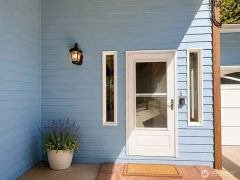 Exterior - 334 Harmon Rd, Chehalis, WA 98532 photo 2 of 15