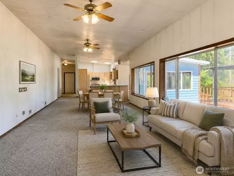 Living - 334 Harmon Rd, Chehalis, WA 98532 photo 1 of 3