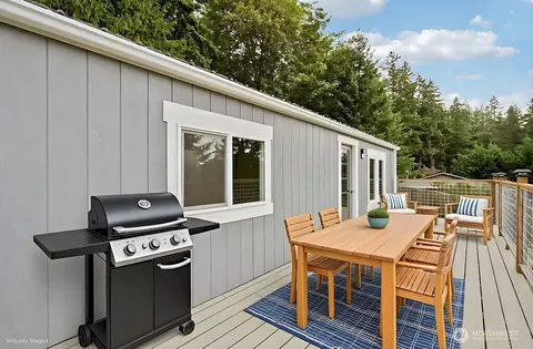 141 Blueberry Hill Rd, Port Ludlow, WA 98365