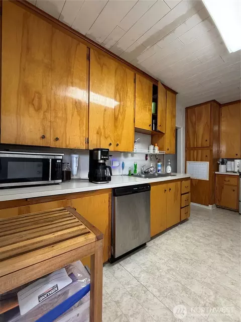 Kitchen - 603 Kansas St SW #1 & 2, Orting, WA 98360 photo 3 of 5