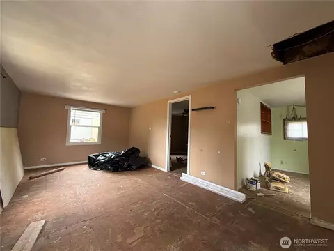 Living - 603 Kansas St SW #1 & 2, Orting, WA 98360 photo 3 of 3