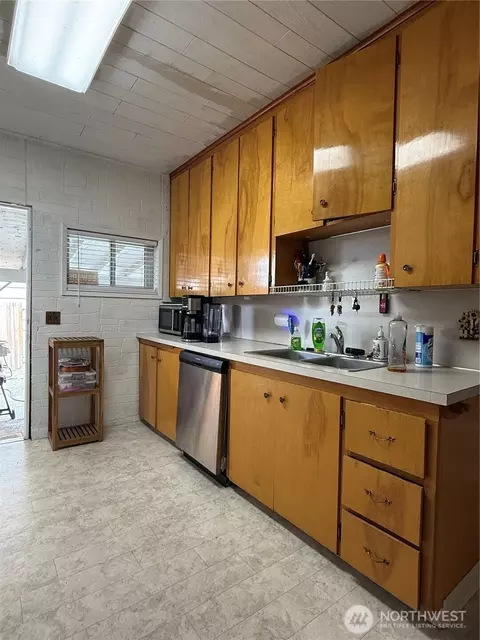 Kitchen - 603 Kansas St SW #1 & 2, Orting, WA 98360 photo 2 of 5