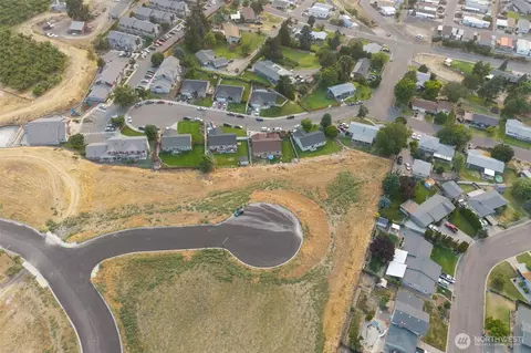 606 Ruby Ave, Grandview, WA 98930 photo 7
