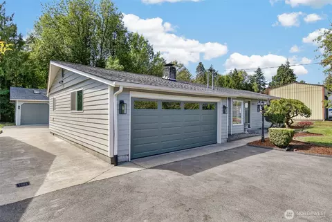 Exterior - 2839 Parkview Dr, Longview, WA 98632 photo 2 of 9