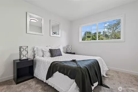 Bedroom - 2839 Parkview Dr, Longview, WA 98632 photo 1 of 4