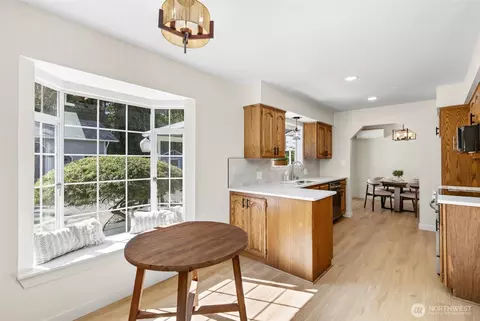 Kitchen - 2839 Parkview Dr, Longview, WA 98632 photo 5 of 5