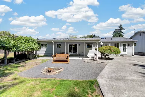 Exterior - 2839 Parkview Dr, Longview, WA 98632 photo 5 of 9