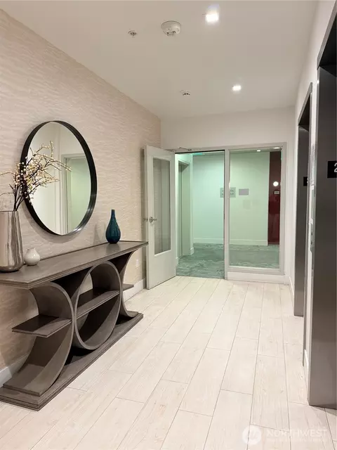 1085 103rd Ave NE #220, Bellevue, WA 98004