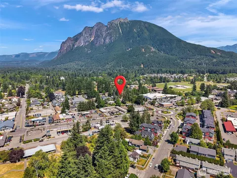 View/Area - 352 E 2nd St, North Bend, WA 98045 photo 5 of 12