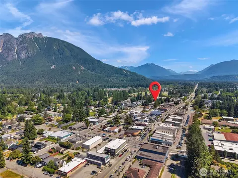 View/Area - 332 E 2nd St, North Bend, WA 98045 photo 6 of 11