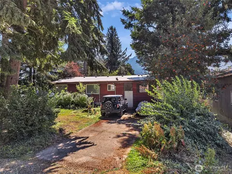 Exterior - 332 E 2nd St, North Bend, WA 98045 photo 2 of 2