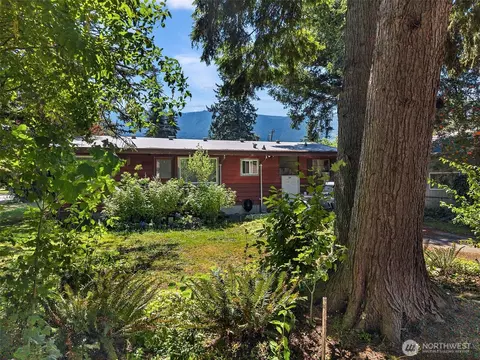 Exterior - 332 E 2nd St, North Bend, WA 98045 photo 1 of 2
