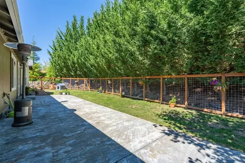 Exterior - 526 Haywire Rd, Winlock, WA 98596 photo 8 of 12