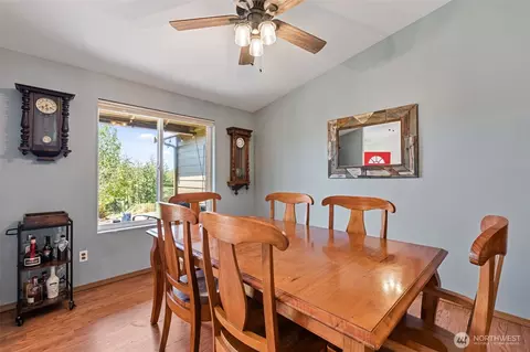 Dining - 526 Haywire Rd, Winlock, WA 98596 photo 1 of 2