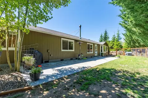 Exterior - 526 Haywire Rd, Winlock, WA 98596 photo 9 of 12