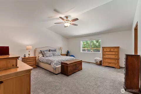 Bedroom - 526 Haywire Rd, Winlock, WA 98596 photo 2 of 2