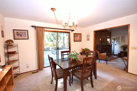 Dining - 152 Charles Way, Sequim, WA 98382 photo 2 of 3