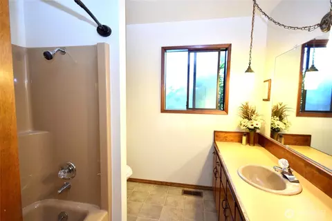 Bath - 152 Charles Way, Sequim, WA 98382 photo 1 of 2