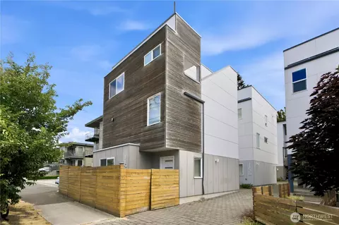 11530 Greenwood Ave N, Seattle, WA 98133