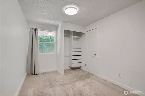 Bedroom - 21815 6th Ave W, Bothell, WA 98021 photo 1 of 4