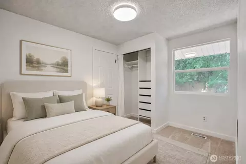 Bedroom - 21815 6th Ave W, Bothell, WA 98021 photo 3 of 5