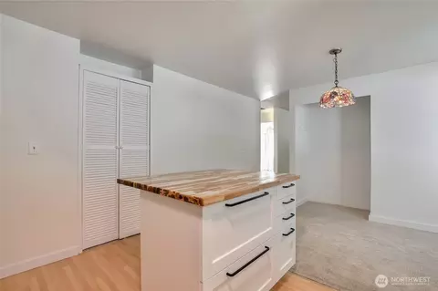 Kitchen - 21815 6th Ave W, Bothell, WA 98021 photo 3 of 3