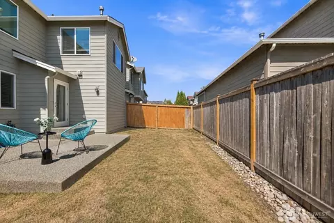 Exterior - 14019 33rd Dr SE, Mill Creek, WA 98012 photo 4 of 7