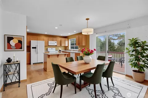 Dining - 728 95th Ct SE, Everett, WA 98208 photo 1 of 1