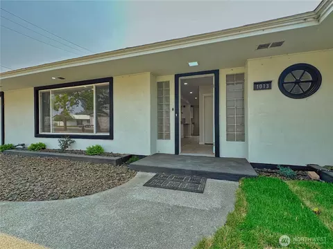 1013 River Dr, Coulee Dam, WA 99116
