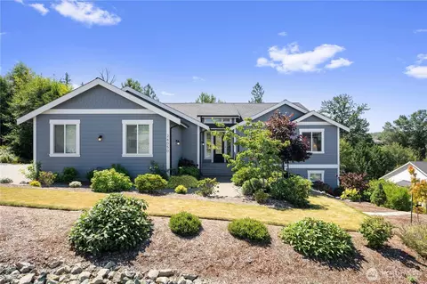 24050 Dolphin Ln, Mount Vernon, WA 98274