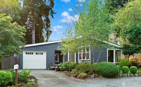 10303 20th Ave NE, Seattle, WA 98125